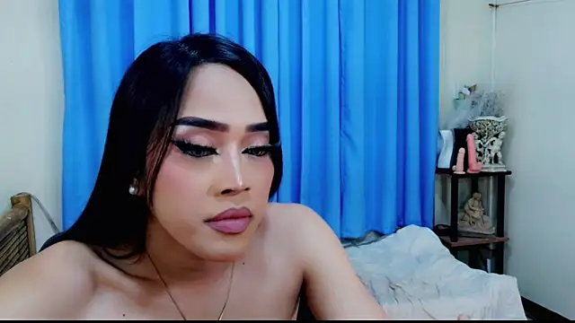 Snapshot of sweet_sophiaxx chatting on 04/24/26, 12:24 sweet sophiaxx online show from 04/24/26, 12:24