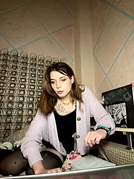 MiaDinA online show from 11/11/25, 01:00