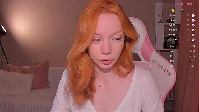 Snapshot of Elisahsthetics chatting on 04/11/26, 11:53 Elisahsthetics online show from 04/11/26, 11:53