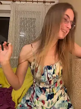 Snapshot of EveLunny chatting on 01/11/26, 05:01 EveLunny online show from 01/11/26, 05:01