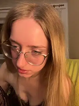 Snapshot of EveLunny chatting on 01/14/26, 01:22 EveLunny online show from 01/14/26, 01:22