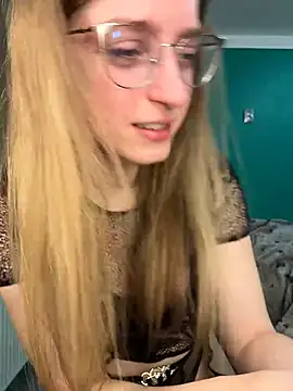 Snapshot of EveLunny chatting on 01/15/26, 02:49 EveLunny online show from 01/15/26, 02:49