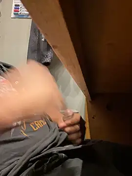 Snapshot of Alex281225 chatting on 11/06/25, 03:46 Alex281225 online show from 11/06/25, 03:46