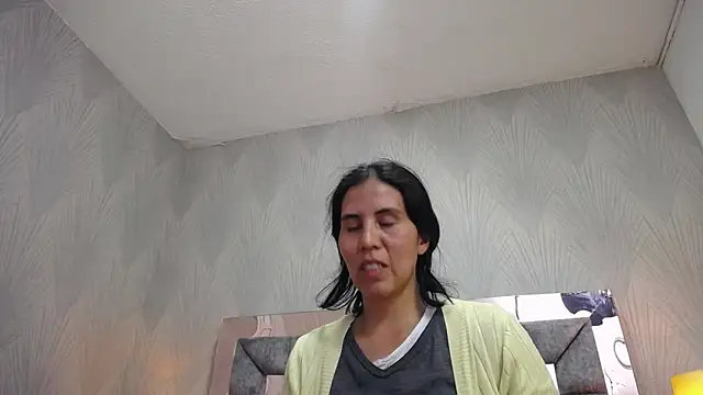 GiselaZivic online show from 05/06/26, 07:08