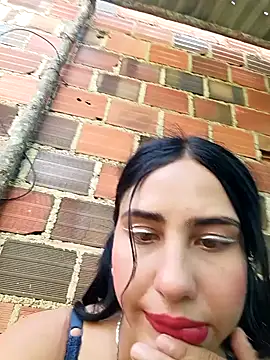 Snapshot of katalellahot03 chatting on 11/06/25, 02:18 katalellahot03 online show from 11/06/25, 02:18