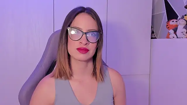 maddie walton online show from 11/17/25, 04:18