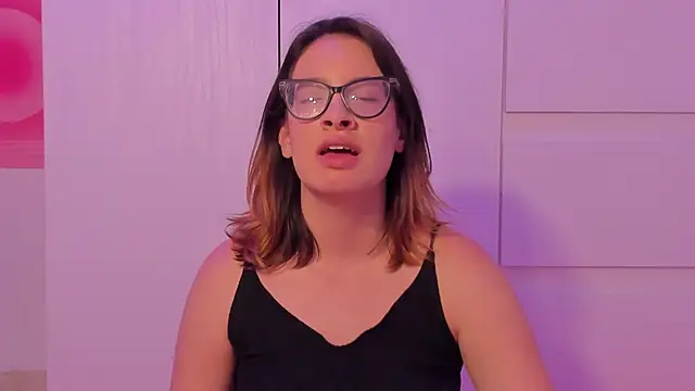 maddie walton online show from 11/19/25, 04:45