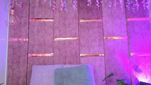  ViolletteNoir  online show from 12/20/25, 08:27