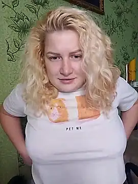 Snapshot of Steshaa chatting on 11/13/25, 11:31 Steshaa online show from 11/13/25, 11:31