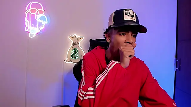 Snapshot of Quetzal_coatl_ chatting on 11/11/25, 08:09 Quetzal coatl online show from 11/11/25, 08:09