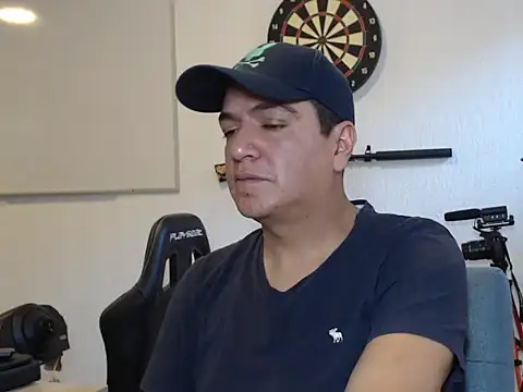 Snapshot of yayo_33 chatting on 11/07/25, 09:04 yayo 33 online show from 11/07/25, 09:04