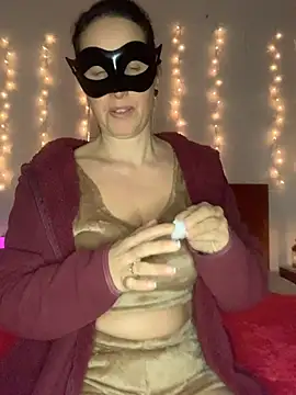 Snapshot of massagistahotbrunette chatting on 01/16/26, 09:52 massagistahotbrunette online show from 01/16/26, 09:52