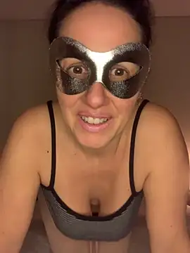 Snapshot of massagistahotbrunette chatting on 03/15/26, 11:11 massagistahotbrunette online show from 03/15/26, 11:11