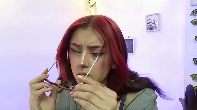 Snapshot of vaiolet_johansson chatting on 11/07/25, 01:55 vaiolet johansson online show from 11/07/25, 01:55