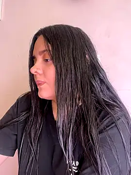 Snapshot of candicewest_ chatting on 12/14/25, 04:12 candicewest online show from 12/14/25, 04:12