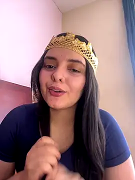 Snapshot of candicewest_ chatting on 12/15/25, 04:44 candicewest online show from 12/15/25, 04:44