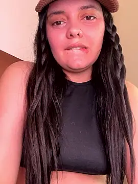 Snapshot of candicewest_ chatting on 01/17/26, 05:27 candicewest online show from 01/17/26, 05:27