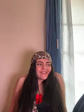 Snapshot of candicewest_ chatting on 02/01/26, 06:06 candicewest online show from 02/01/26, 06:06