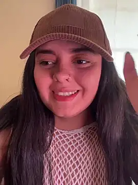 Snapshot of candicewest_ chatting on 02/02/26, 04:17 candicewest online show from 02/02/26, 04:17