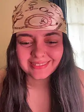 Snapshot of candicewest_ chatting on 02/21/26, 05:03 candicewest online show from 02/21/26, 05:03