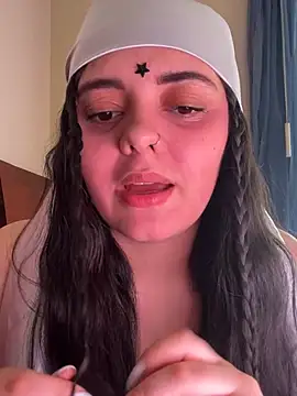 Snapshot of candicewest_ chatting on 02/25/26, 05:11 candicewest online show from 02/25/26, 05:11