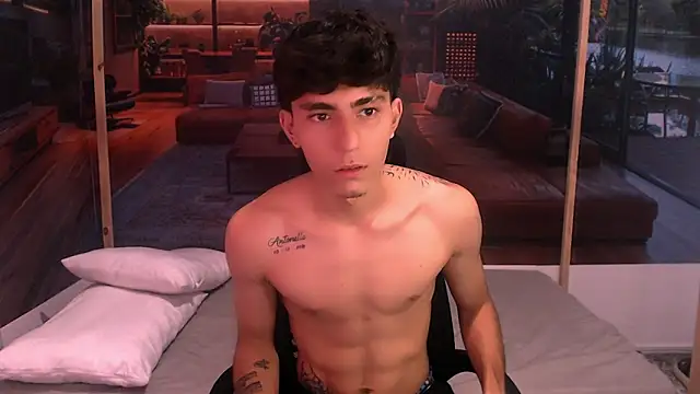 Snapshot of Bryant_Connor chatting on 11/08/25, 03:18 Bryant Connor online show from 11/08/25, 03:18