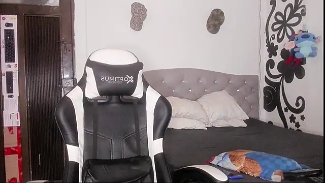 Snapshot of couple-hothot chatting on 11/20/25, 10:31 couple-hothot online show from 11/20/25, 10:31