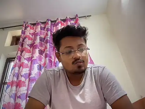 Snapshot of Your_yash2 chatting on 11/06/25, 04:24 Your yash2 online show from 11/06/25, 04:24