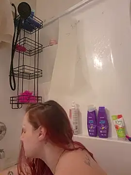 Snapshot of GemmaJustice1127 chatting on 12/19/25, 04:25 GemmaJustice1127 online show from 12/19/25, 04:25