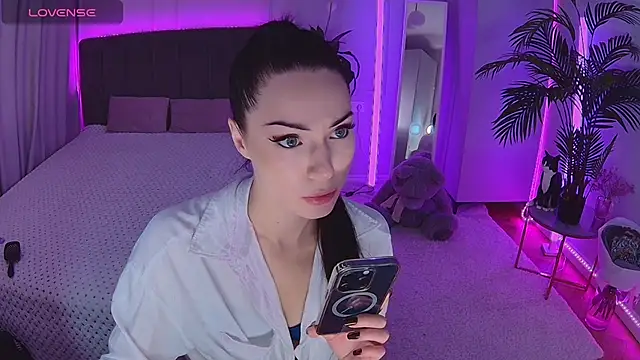 Snapshot of Alisa_Rai chatting on 11/14/25, 08:24 Alisa Rai online show from 11/14/25, 08:24