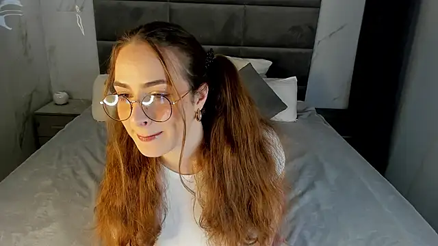 moon sanny online show from 12/17/25, 09:26