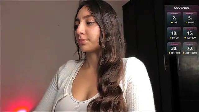 Snapshot of LilyGarcia chatting on 04/10/26, 11:42 LilyGarcia online show from 04/10/26, 11:42