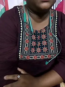 Snapshot of Rathi_telugu_couple chatting on 04/06/26, 04:10 Rathi telugu couple online show from 04/06/26, 04:10