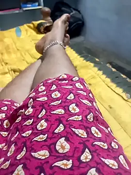 Snapshot of Rathi_telugu_couple chatting on 04/21/26, 02:26 Rathi telugu couple online show from 04/21/26, 02:26