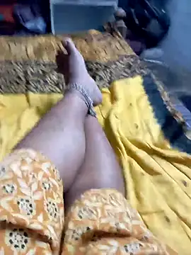 Snapshot of Rathi_telugu_couple chatting on 05/12/26, 06:38 Rathi telugu couple online show from 05/12/26, 06:38