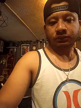 Snapshot of themorenofit08 chatting on 03/17/26, 01:21 themorenofit08 online show from 03/17/26, 01:21