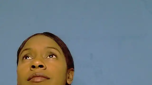 Snapshot of Aliis_Love chatting on 11/28/25, 01:58 Aliis Love online show from 11/28/25, 01:58