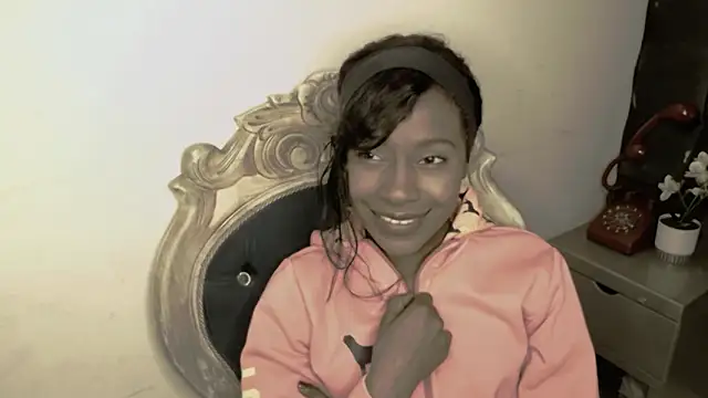 Snapshot of Aliis_Love chatting on 11/30/25, 07:51 Aliis Love online show from 11/30/25, 07:51