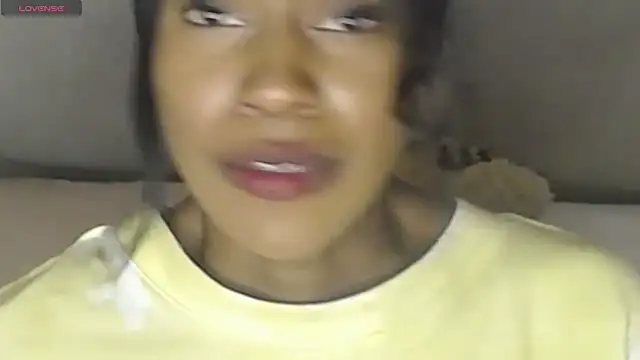 Snapshot of Aliis_Love chatting on 12/14/25, 11:53 Aliis Love online show from 12/14/25, 11:53