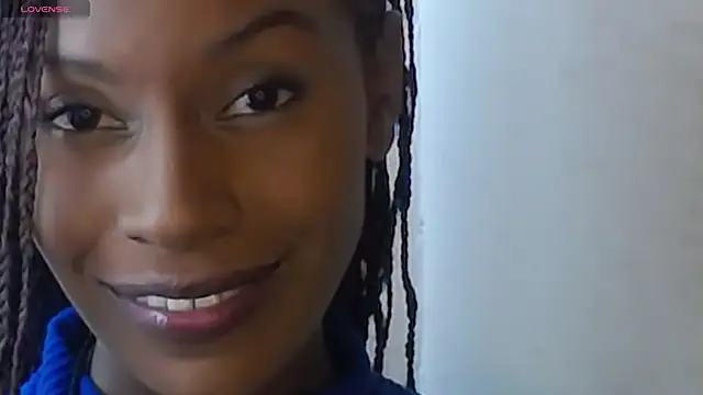 Snapshot of Aliis_Love chatting on 12/19/25, 05:03 Aliis Love online show from 12/19/25, 05:03