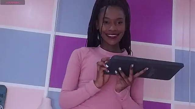 Snapshot of Aliis_Love chatting on 01/11/26, 01:21 Aliis Love online show from 01/11/26, 01:21