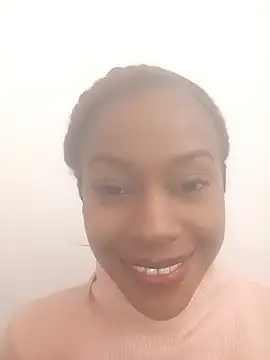 Snapshot of Aliis_Love chatting on 01/18/26, 01:48 Aliis Love online show from 01/18/26, 01:48