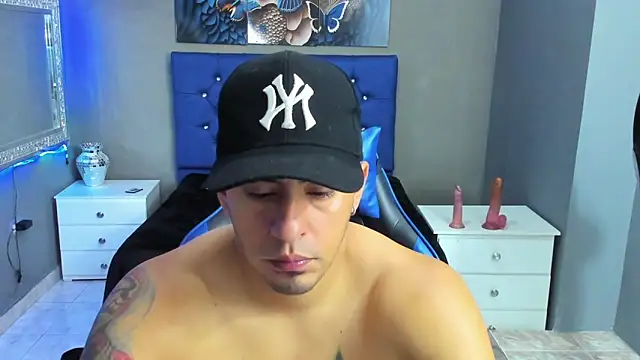 Snapshot of TeylorTompson chatting on 11/07/25, 12:49 TeylorTompson online show from 11/07/25, 12:49