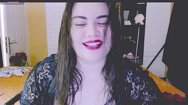 Snapshot of _bade_tasci_ chatting on 12/17/25, 09:43 bade tasci online show from 12/17/25, 09:43