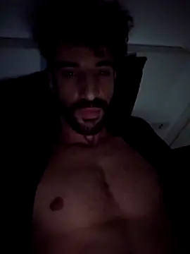 Snapshot of Pinosce6 chatting on 11/08/25, 02:06 Pinosce6 online show from 11/08/25, 02:06