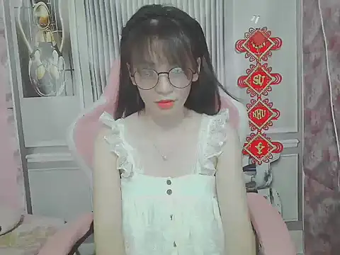 Snapshot of Ella039 chatting on 05/23/26, 03:45 Ella039 online show from 05/23/26, 03:45