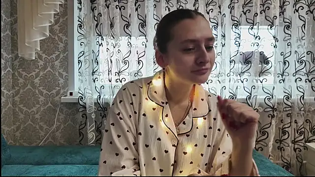 SweetLiaison online show from 12/04/25, 07:28