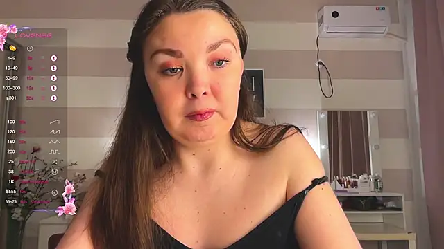 liliaMaivis online show from 11/12/25, 06:19