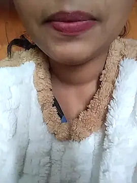 Sexy Divya   online show from 12/19/25, 05:47