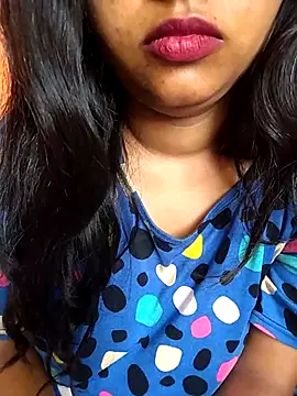 Sexy Divya   online show from 05/05/26, 01:02